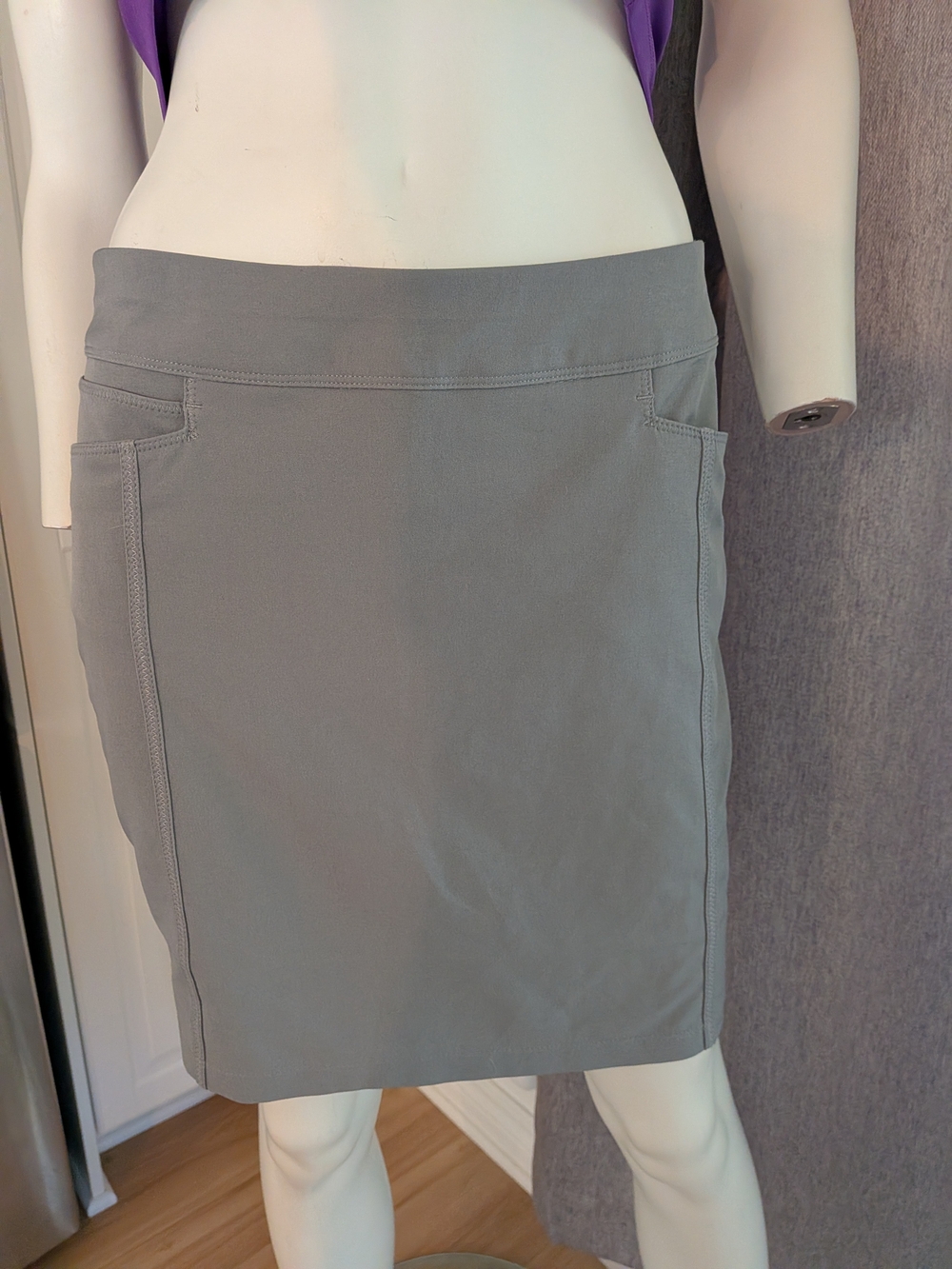 Women's Gray Stretch Pencil Skirt - Brand Not Visible